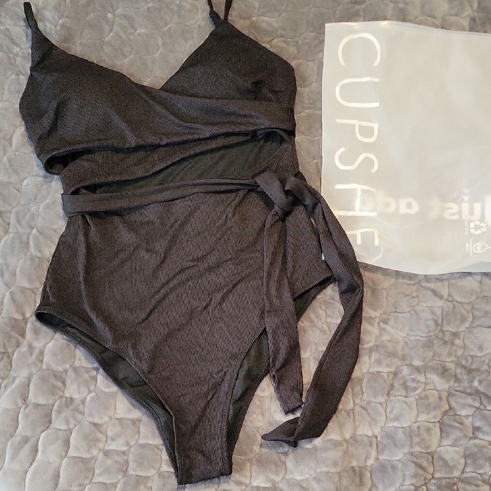 Cupshe Black Women's One Piece Swimsuit-